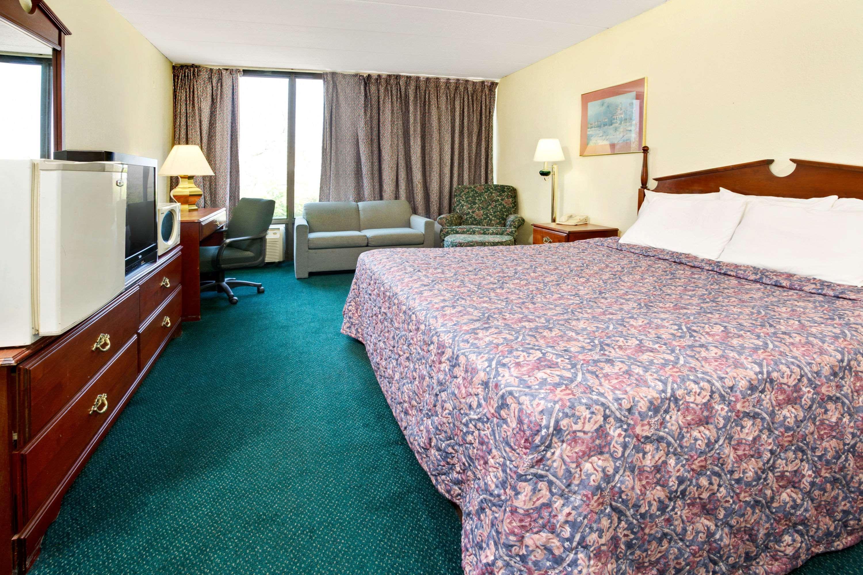 Days By Wyndham Hotel