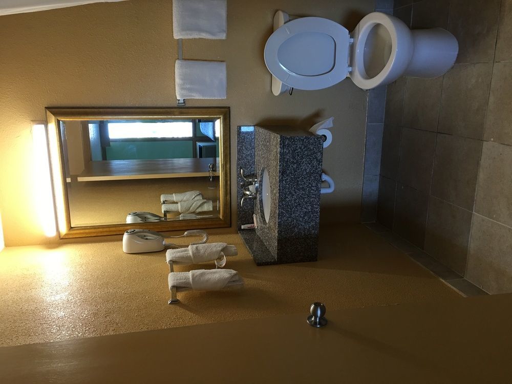 Days By Wyndham Hotel